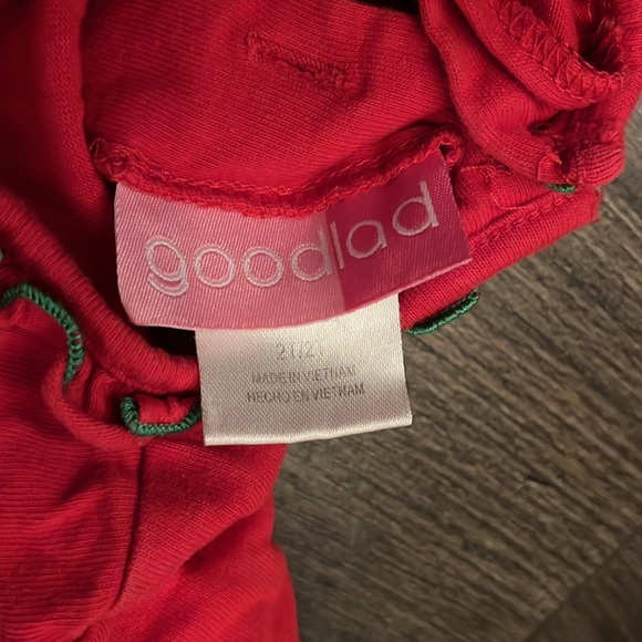 Christmas outfit 2T - Picture 3 of 3